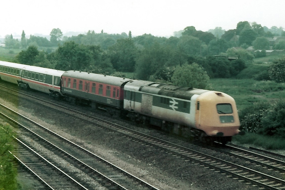 Prototype HST towing TR4 at Clay Cross 12 June 1979 © Tony Lower