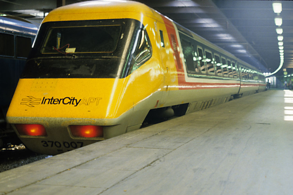 Euston 30 May 1984 &copy; Martin Tasker / John Armitstead collection