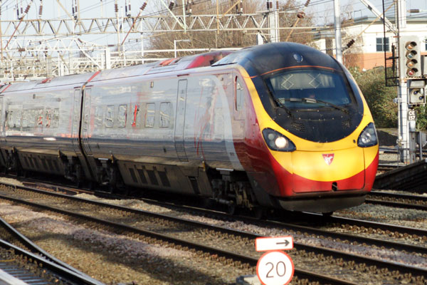 390 053 Passing Crewe 7 Dec 2011 &copy; Rob Latham