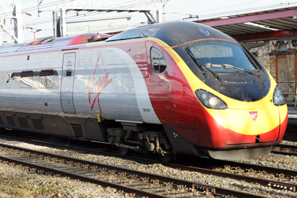 390 053 Passing Crewe 7 Dec 2011 &copy; Rob Latham