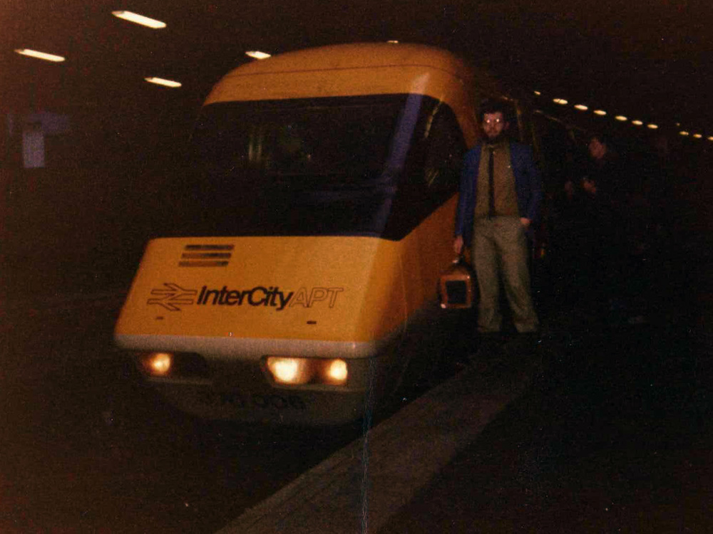 7 December 1981 &copy; Gordon Hayhurst