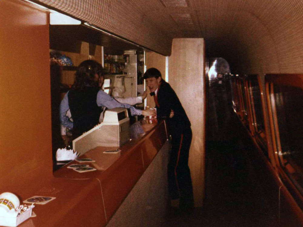 7 December 1981 &copy; Gordon Hayhurst