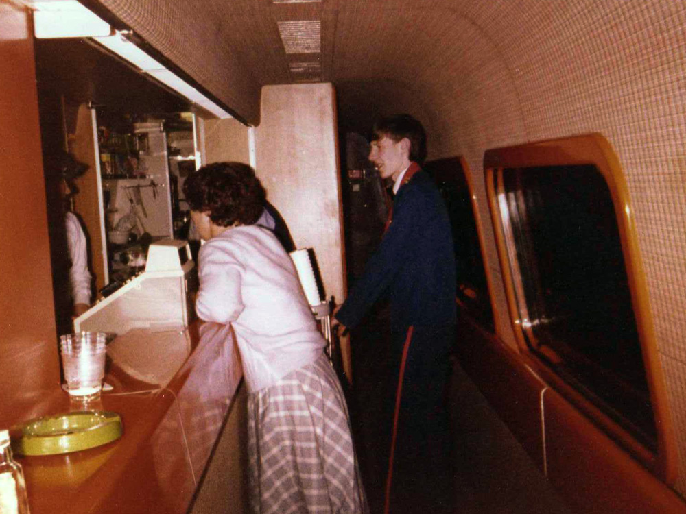 7 December 1981 &copy; Gordon Hayhurst